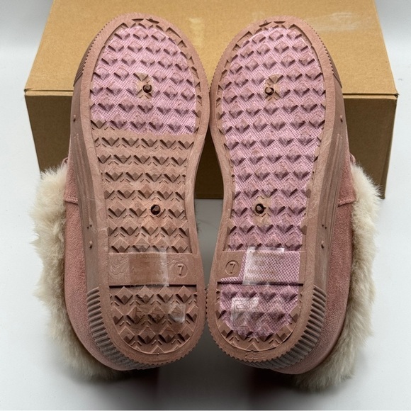 Journee Collection Midnight Faux Fur Loafers • Blush • Size 7 • New in Box - Picture 5 of 8
